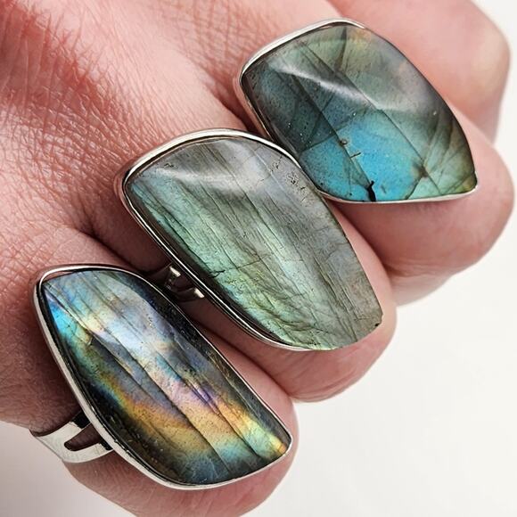 Genuine Labradorite Ring - Picture 2 of 9